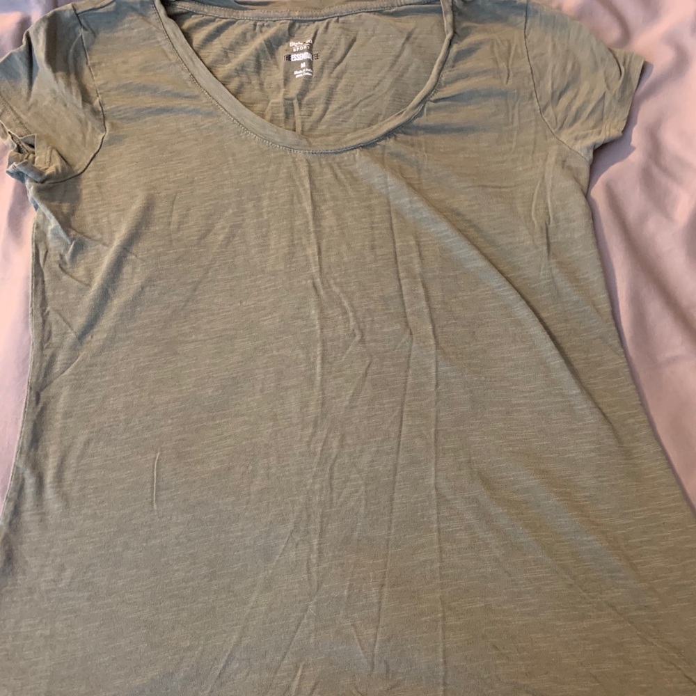 Army green light weight t-shirt
